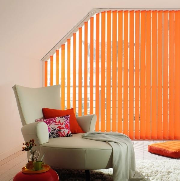space decorate with vertical stripes