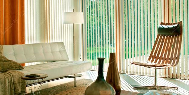 space decorate with vertical stripes