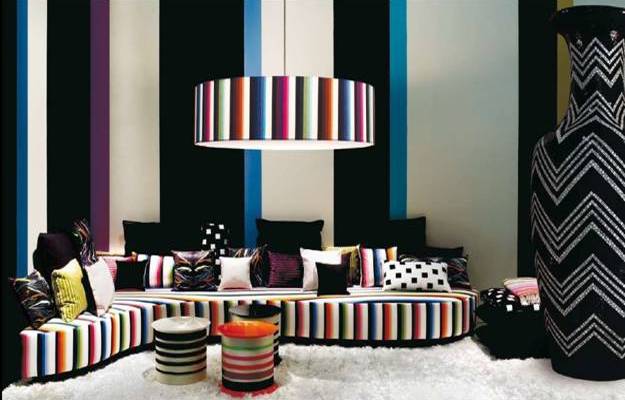 space decorate with vertical stripes