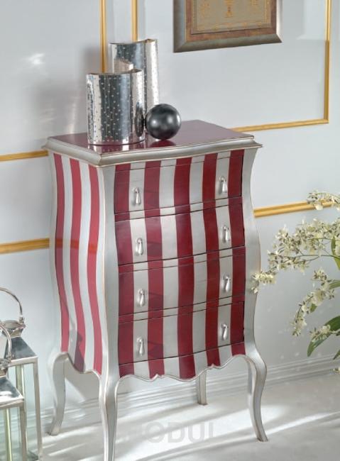 space decorate with vertical stripes