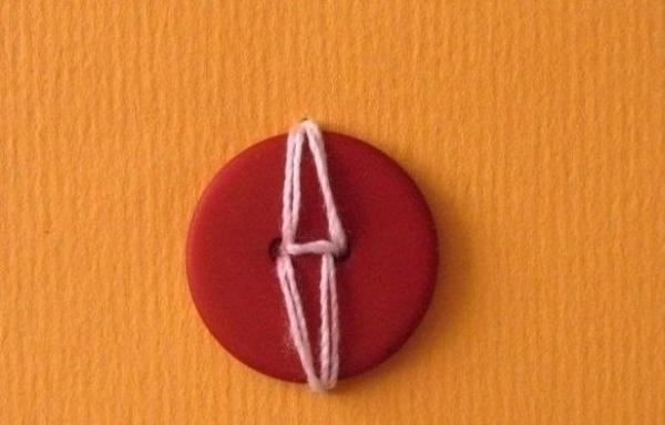 home decorating with buttons and decorative stitches