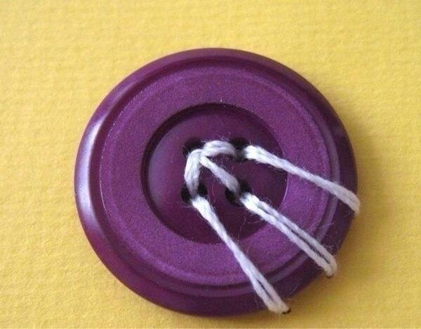 home decorating with buttons and decorative stitches