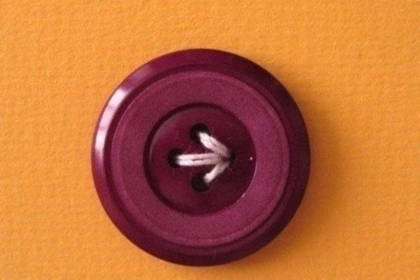 home decorating with buttons and decorative stitches