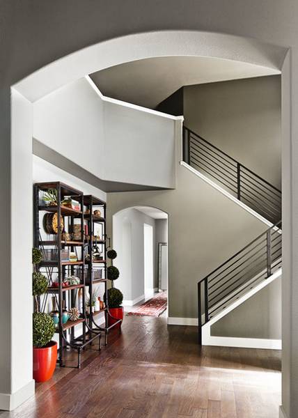  interior design with neutral colors and bright accents 