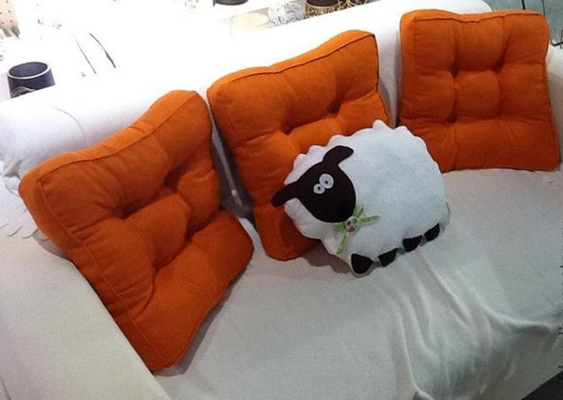 Sheep inspired contemporary decor ideas, wood furniture and handmade decorative accessories