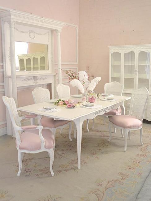 Dining decoration in vintage style