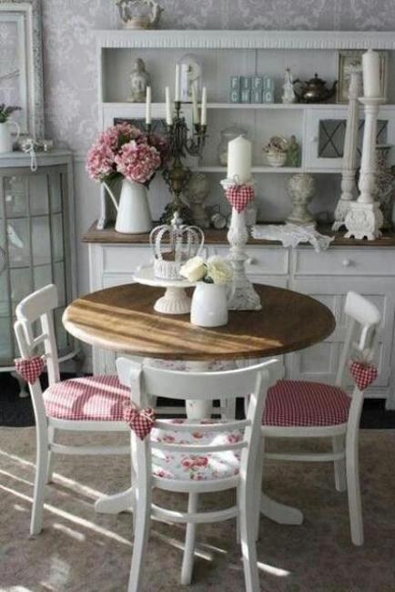 Dining decoration in vintage style