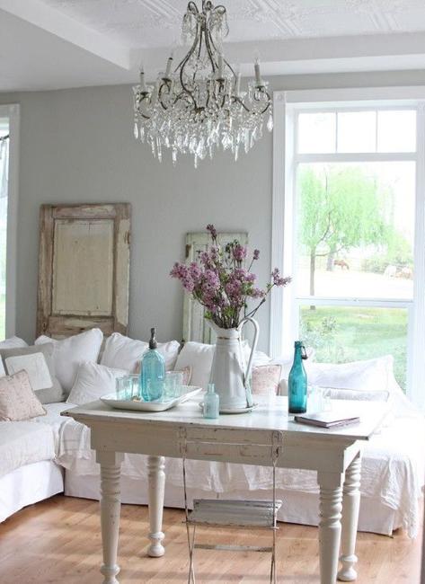 pastel colors to decorate shabby chic interior