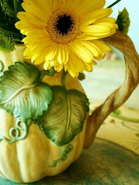30 Sunflowers Table Centerpieces Adding Sunny Yellow Color to Table