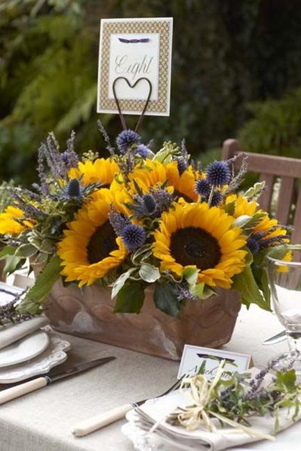 30 Sunflowers table centerpieces add Sunny yellow color table decoration