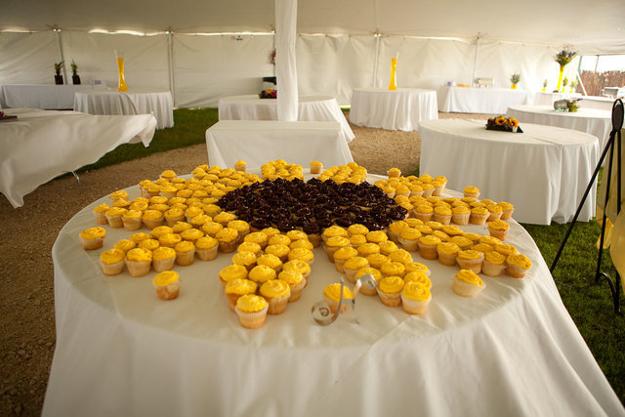 30 Sunflowers Table Centerpieces Adding Sunny Yellow Color to Table
