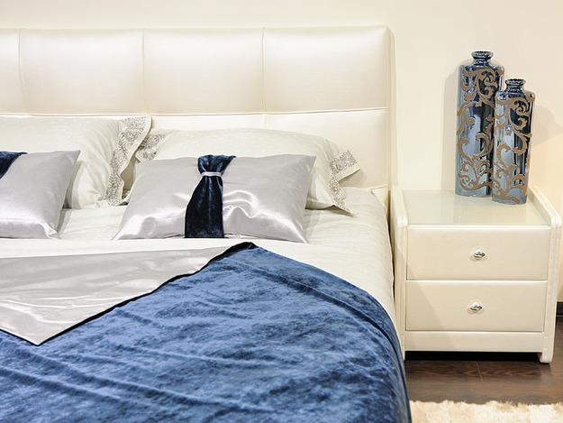 modern bedroom decor ideas in white colors