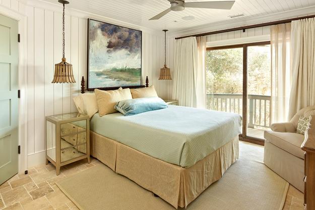 bedroom design with paintings and prints as a modern wall decorations
