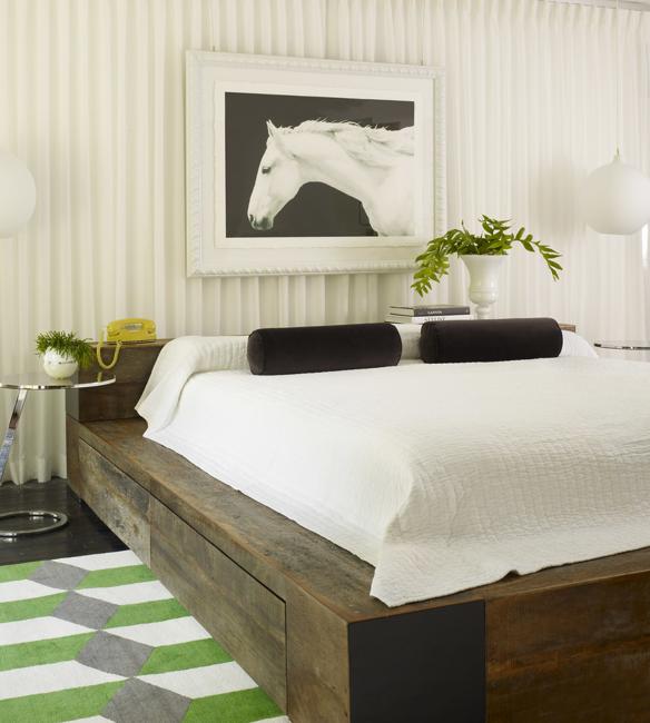 bedroom design with paintings and prints as a modern wall decorations