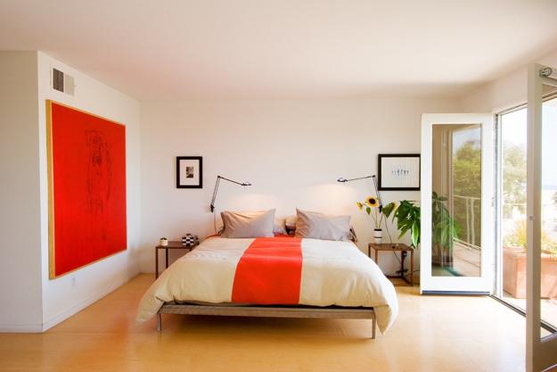 bedroom design with paintings and prints as a modern wall decorations