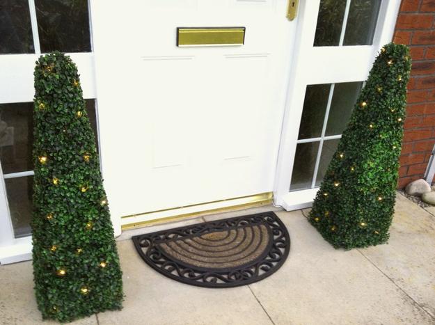 Garden decorations and outdoor home decoration with topiary designs