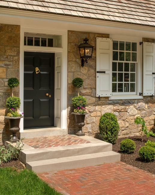 Garden decorations and outdoor home decoration with topiary designs