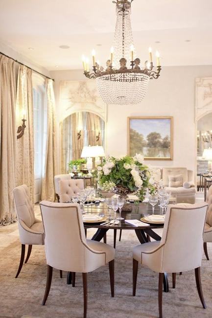 25 Ideas  for Classic Dining  Room  Decorating  with Vintage 